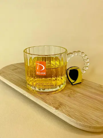 لیوان دسته مرواریدی شیاردار شفاف