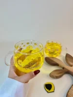 لیوان شیشه‌ای گل‌دار