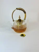 قوری پیرکس تپل شیاردار دسته طلایی 800 میل