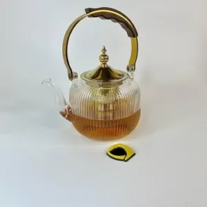 قوری پیرکس تپل شیاردار دسته طلایی 800 میل