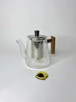 قوری پیرکس گرد شیاردار دسته چوبی تیره