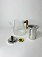 قوری پیرکس گرد شیاردار دسته چوبی تیره