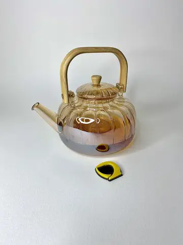 قوری پیرکس کدویی شامپاینی دسته بامبو 1500 میل قوری پیرکس کدویی شامپاینی دسته بامبو 1500 میل