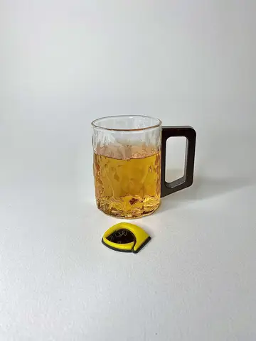 لیوان پیرکس دسته چوبی گرد شفاف برفی