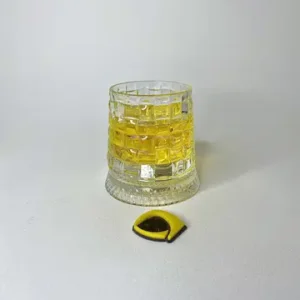 لیوان چرخشی پایه دار طرح مربع