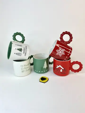 ماگ سرامیکی کریسمسی دسته مرواریدی ماگ سرامیکی کریسمسی دسته مرواریدی