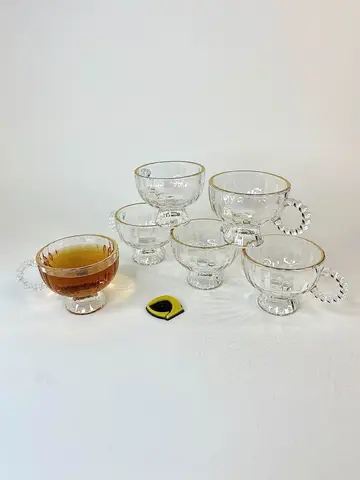 استکان بلور دسته مرواردیدی لبه طلایی استکان بلور دسته مرواردیدی لبه طلایی