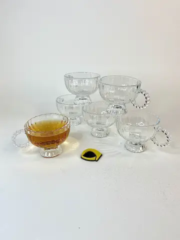 استکان بلور دسته مرواردیدی لبه ساده استکان بلور دسته مرواردیدی لبه ساده