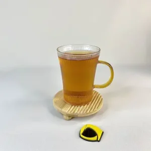 لیوان پیرکس لبه پهن شیاردار دسته طلایی