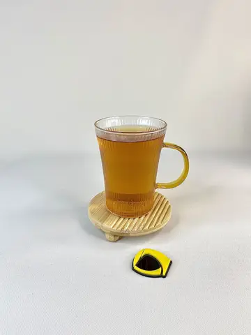 لیوان پیرکس لبه پهن شیاردار دسته طلایی لیوان پیرکس لبه پهن شیاردار دسته طلایی
