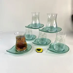 استکان کمر باریک گلدار با نعلبکی سبز