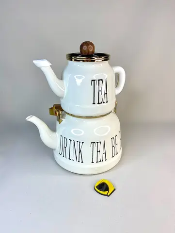 کتری و قوری لعابی سفید دسته چوبی DRINK TEA BE HAPPY کتری و قوری لعابی سفید دسته چوبی DRINK TEA BE HAPPY